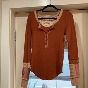 We the Free thermal top. NWT